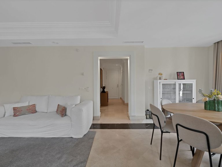 Villa for Sale in Puerto Banús, Malaga 9