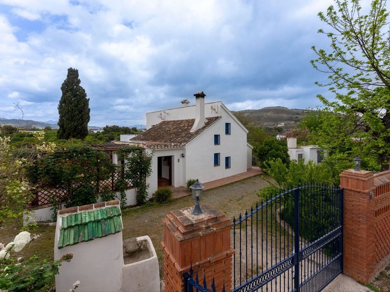 Villa for Sale in Alhaurín El Grande, Malaga 43