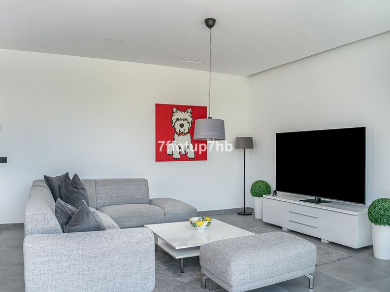 Villa for Sale in Estepona, Malaga 10