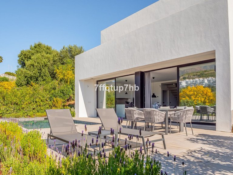 Villa for Sale in Estepona, Malaga 14