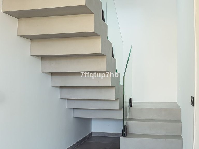 Villa for Sale in Estepona, Malaga 17