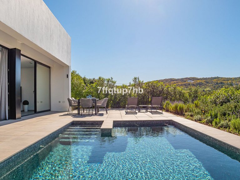 Villa for Sale in Estepona, Malaga 2