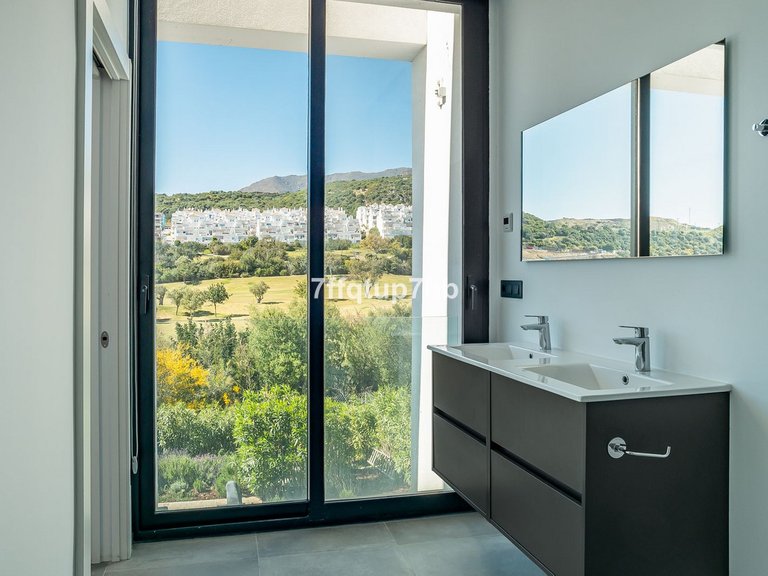 Villa for Sale in Estepona, Malaga 20