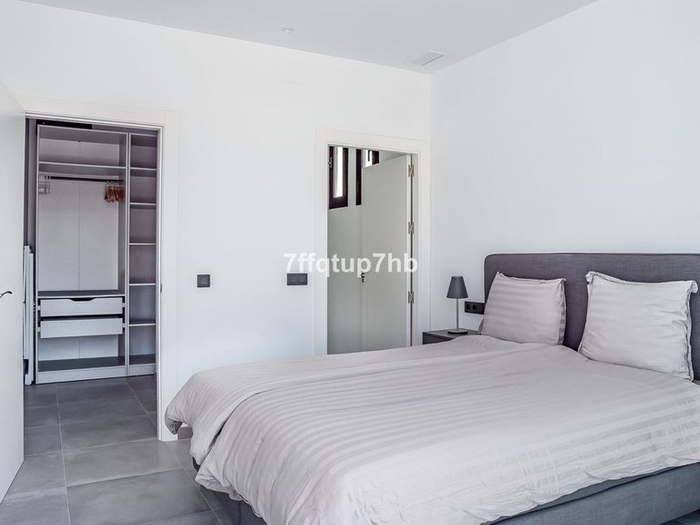 Villa for Sale in Estepona, Malaga 24