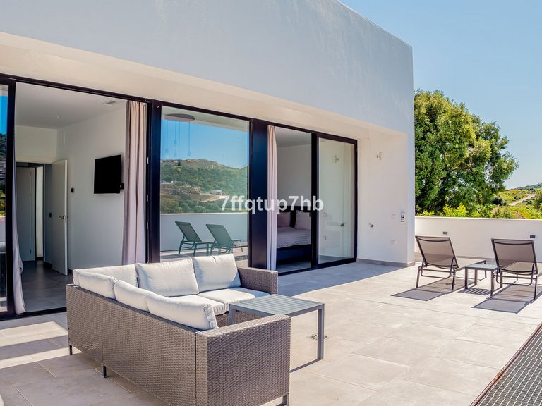 Villa for Sale in Estepona, Malaga 26
