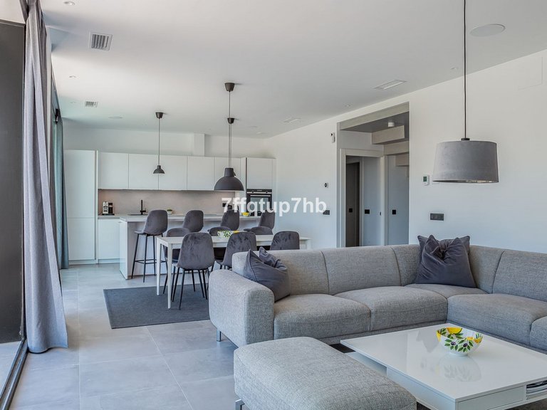 Villa for Sale in Estepona, Malaga 3