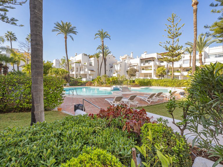 Apartment for Sale in The Golden Mile, Malaga 12