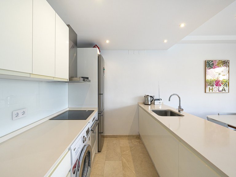 Apartment for Sale in The Golden Mile, Malaga 16