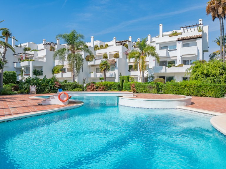 Apartment for Sale in The Golden Mile, Malaga 2