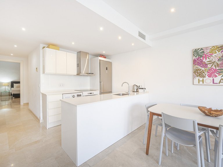 Apartment for Sale in The Golden Mile, Malaga 9