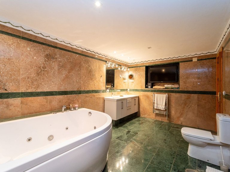 Villa for Sale in Torremuelle, Malaga 51