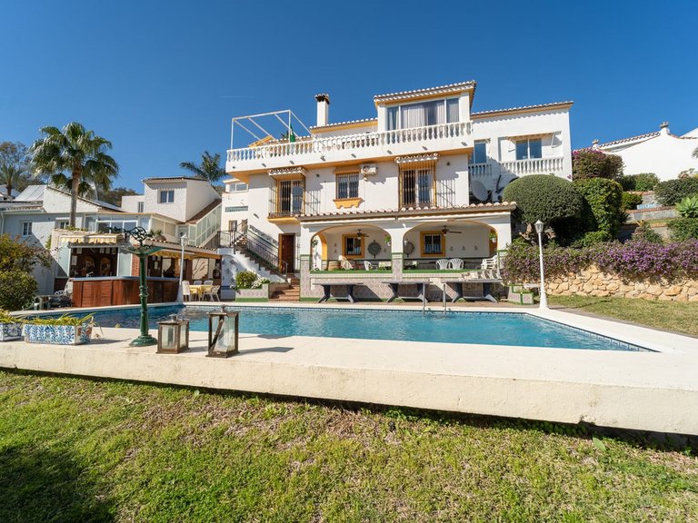 Villa for Sale in Torremuelle, Malaga 64