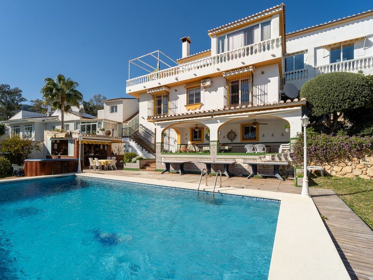 Villa for Sale in Torremuelle, Malaga 8