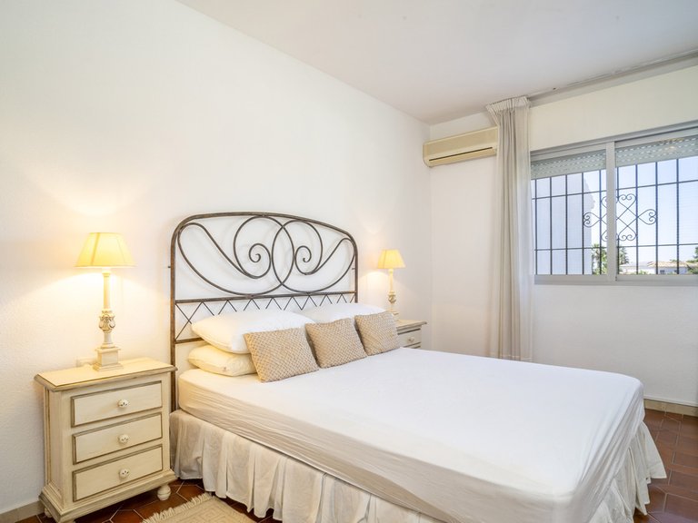 Apartment for Sale in Nueva Andalucía, Malaga 10
