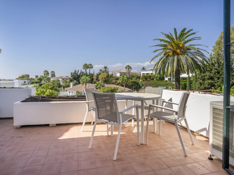 Apartment for Sale in Nueva Andalucía, Malaga 11
