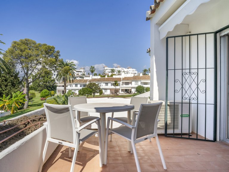 Apartment for Sale in Nueva Andalucía, Malaga 12