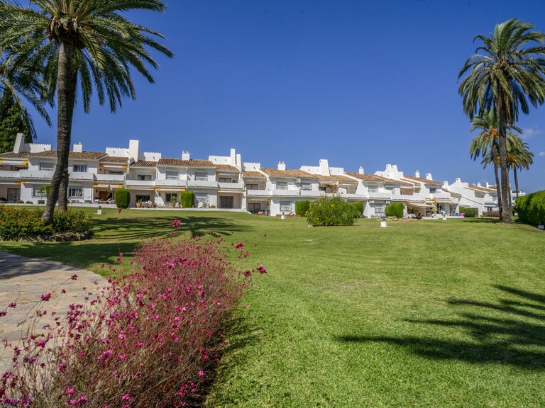 Apartment for Sale in Nueva Andalucía, Malaga 14