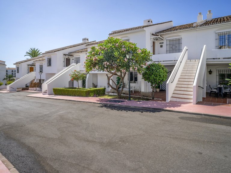 Apartment for Sale in Nueva Andalucía, Malaga 15