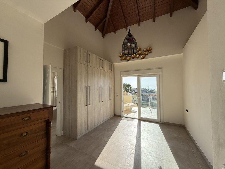 Villa for Sale in Estepona, Malaga 11