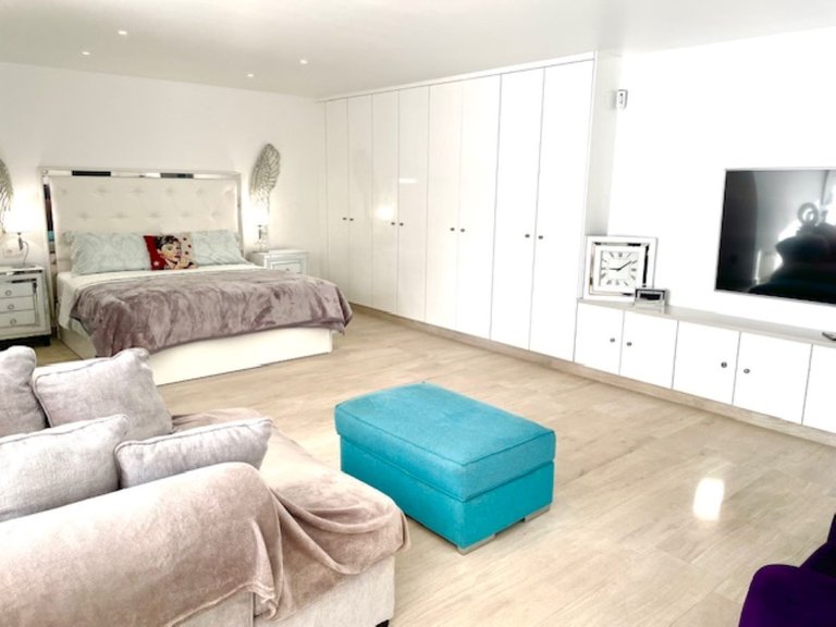 Villa for Sale in Estepona, Malaga 17