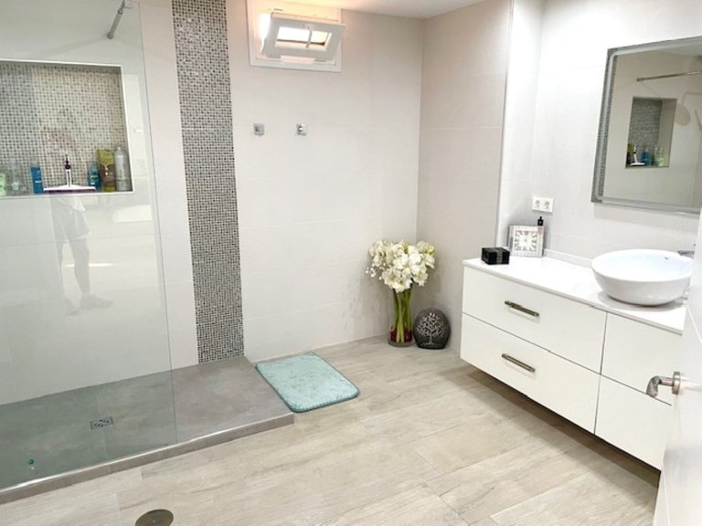 Villa for Sale in Estepona, Malaga 20