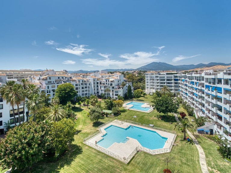 Apartment for Sale in Puerto Banús, Malaga 1