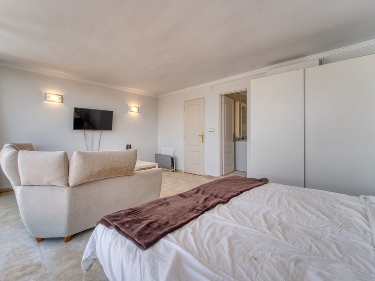 Apartment for Sale in Puerto Banús, Malaga 13