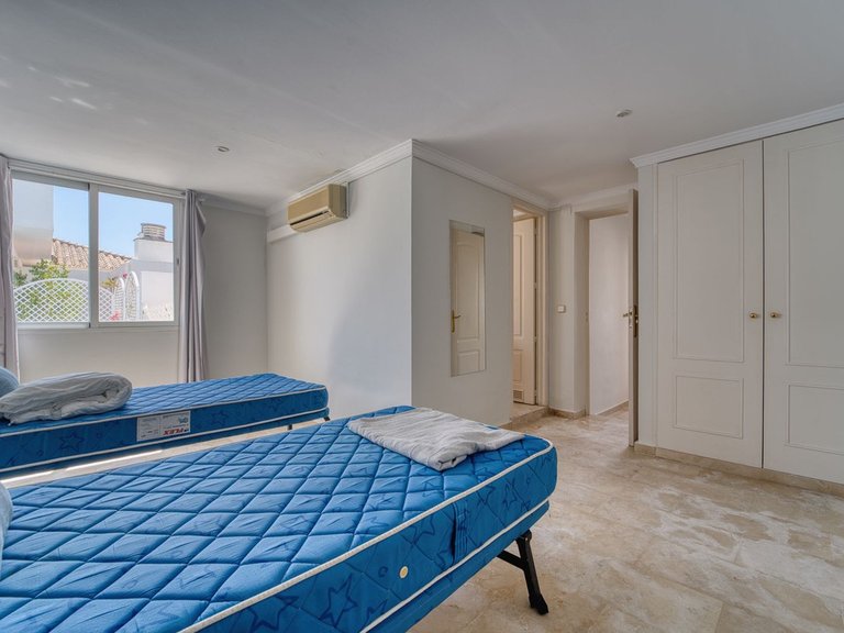 Apartment for Sale in Puerto Banús, Malaga 21