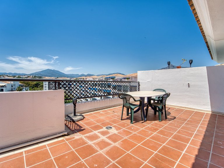 Apartment for Sale in Puerto Banús, Malaga 23