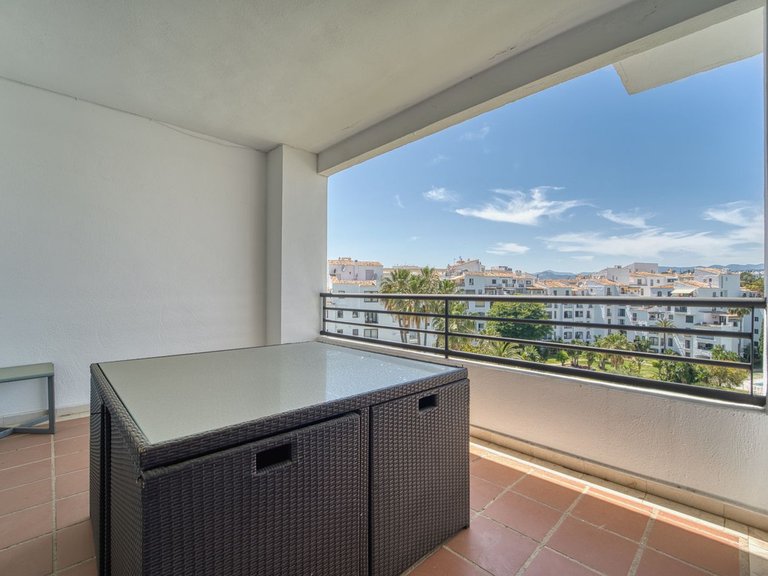 Apartment for Sale in Puerto Banús, Malaga 25
