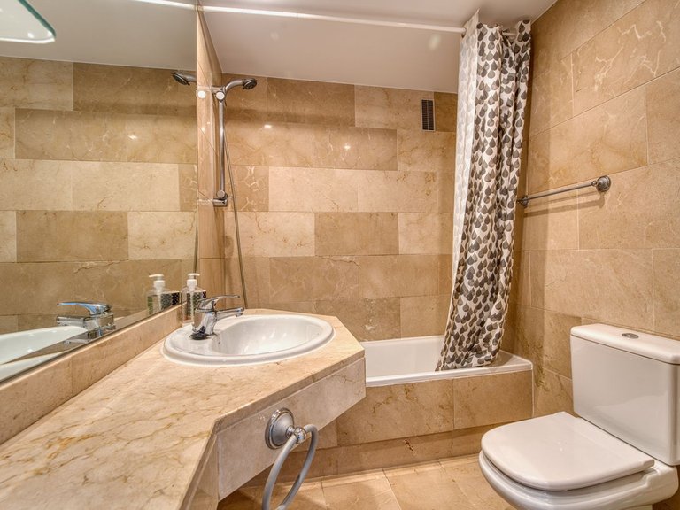 Apartment for Sale in Puerto Banús, Malaga 26