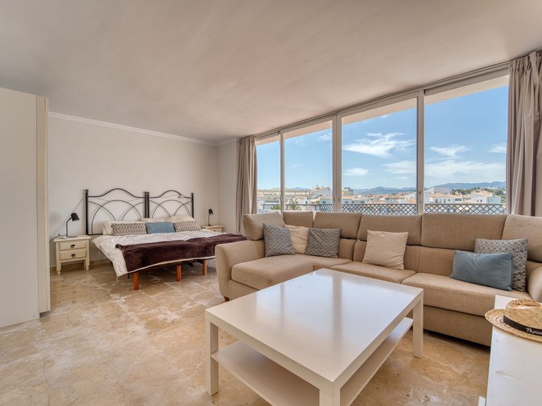Apartment for Sale in Puerto Banús, Malaga 5