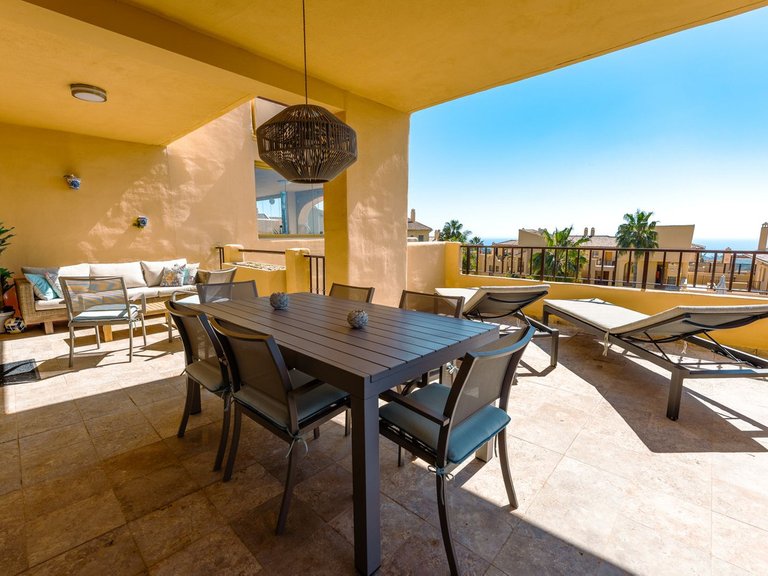 Apartment for Sale in Atalaya, Malaga 1