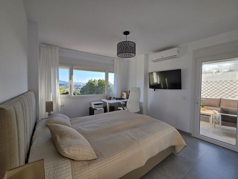 Apartment for Sale in Nueva Andalucía, Malaga 6