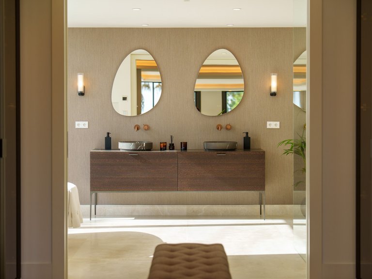 Villa for Sale in Costa del Sol The Golden Mile, Malaga 17