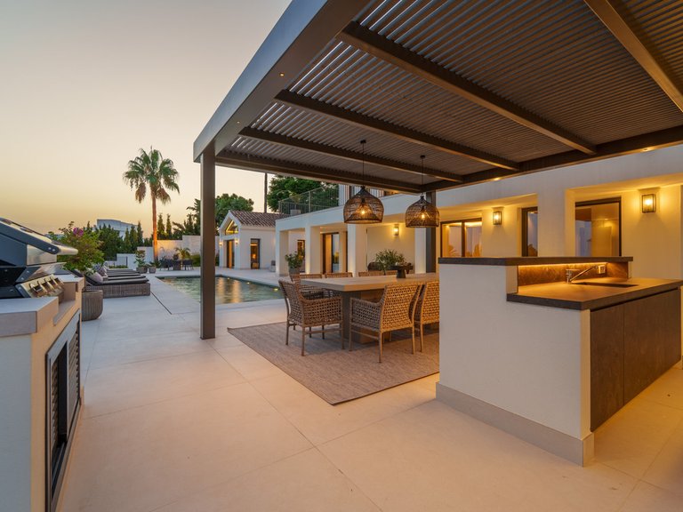 Villa for Sale in Costa del Sol The Golden Mile, Malaga 25