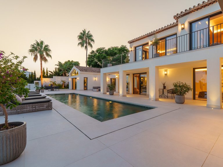 Villa for Sale in Costa del Sol The Golden Mile, Malaga 27