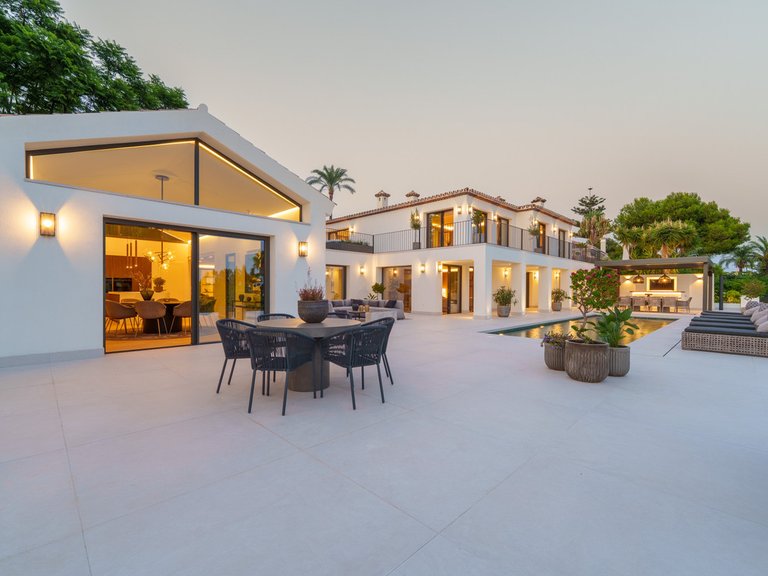 Villa for Sale in Costa del Sol The Golden Mile, Malaga 28