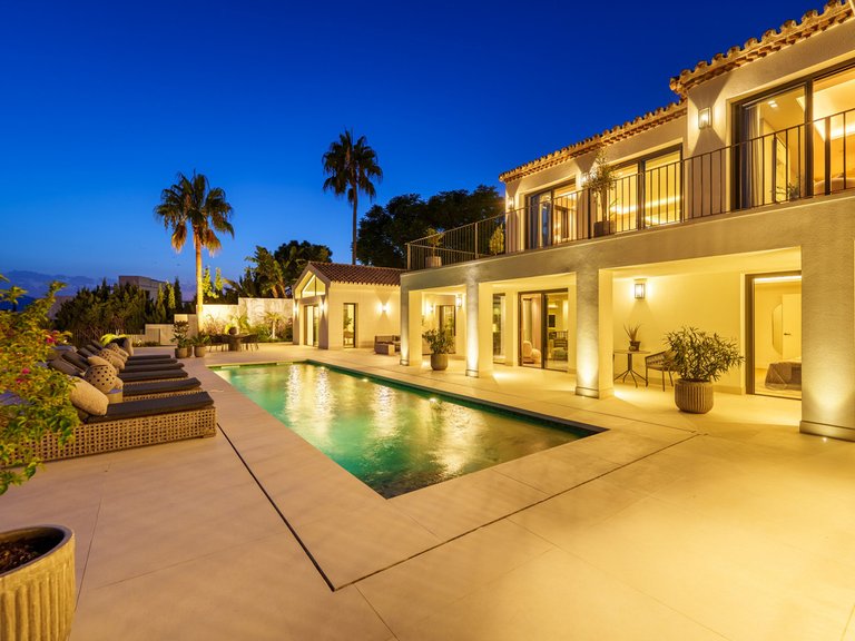 Villa for Sale in Costa del Sol The Golden Mile, Malaga 35