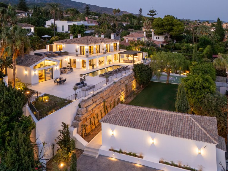 Villa for Sale in Costa del Sol The Golden Mile, Malaga 45