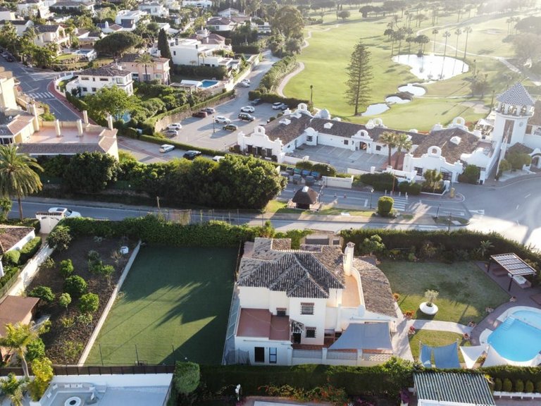 Villa for Sale in Nueva Andalucía, Malaga 15