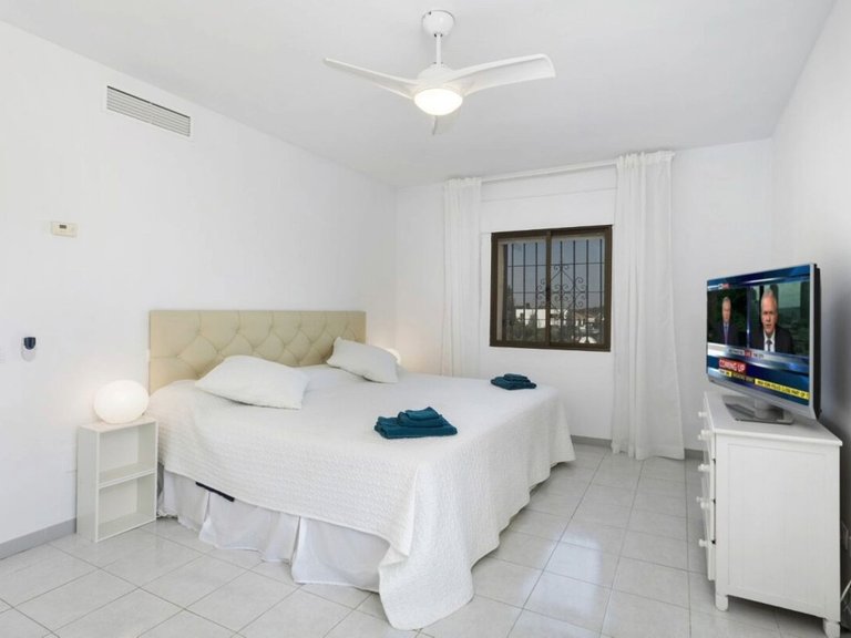 Villa for Sale in Nueva Andalucía, Malaga 7