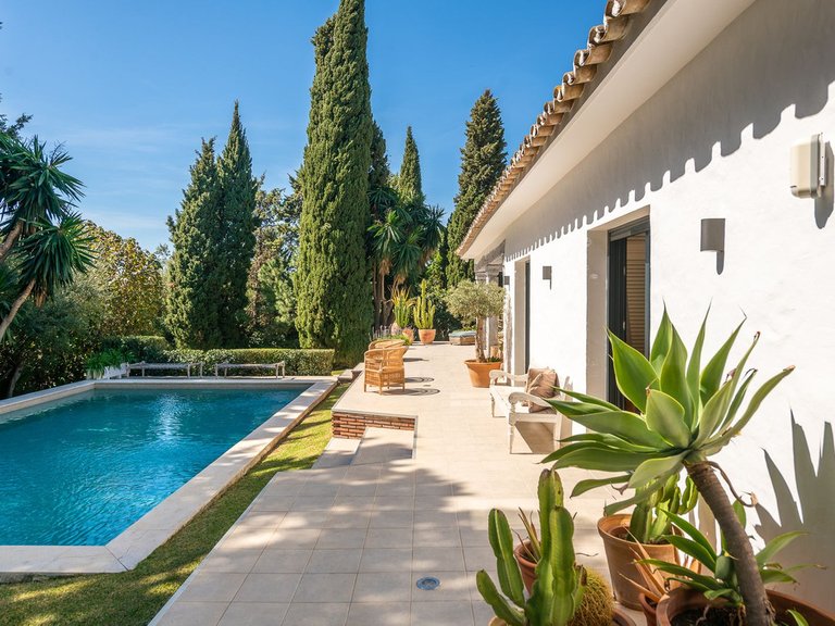 Villa for Sale in Hacienda Las Chapas, Malaga 16