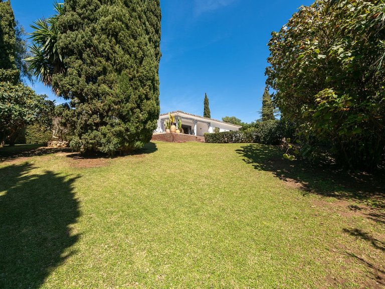 Villa for Sale in Hacienda Las Chapas, Malaga 41
