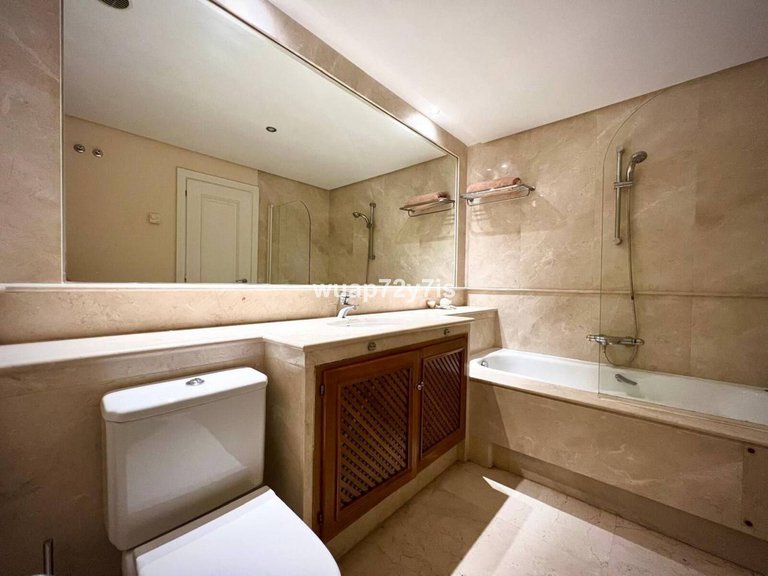 Villa for Sale in Estepona, Malaga 14