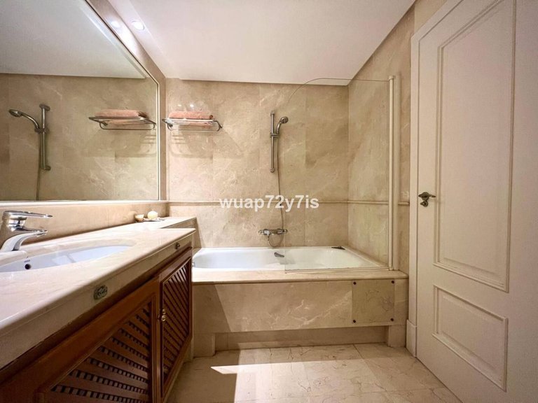 Villa for Sale in Estepona, Malaga 15