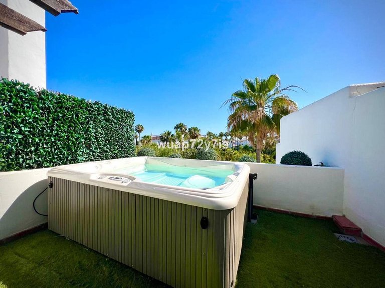 Villa for Sale in Estepona, Malaga 29