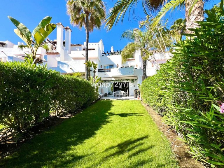 Villa for Sale in Estepona, Malaga 32