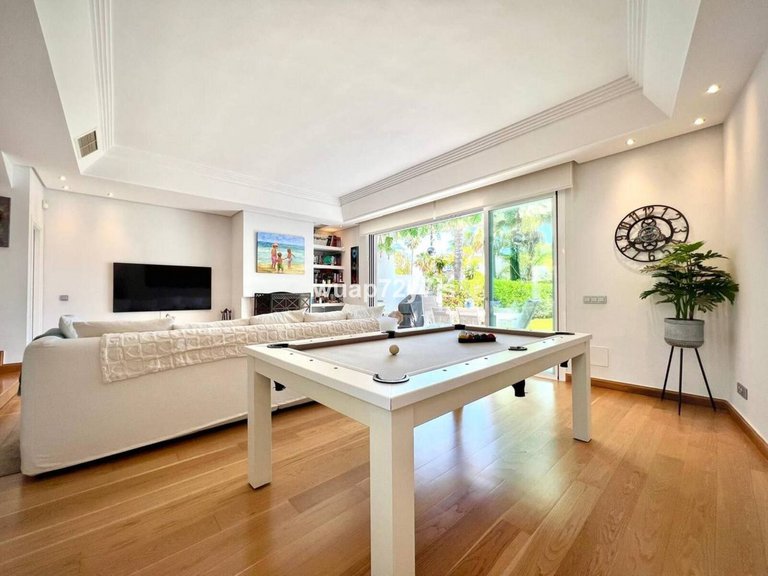 Villa for Sale in Estepona, Malaga 6