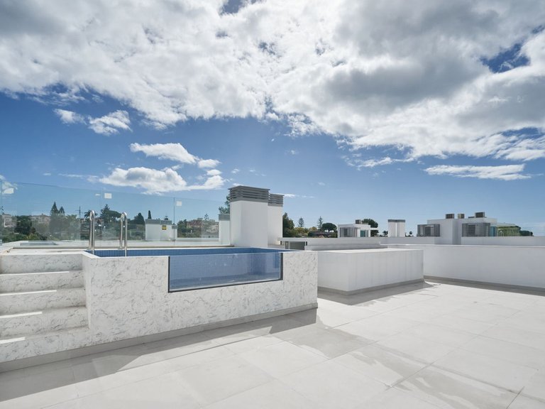 Villa for Sale in San Pedro De Alcántara, Malaga 18